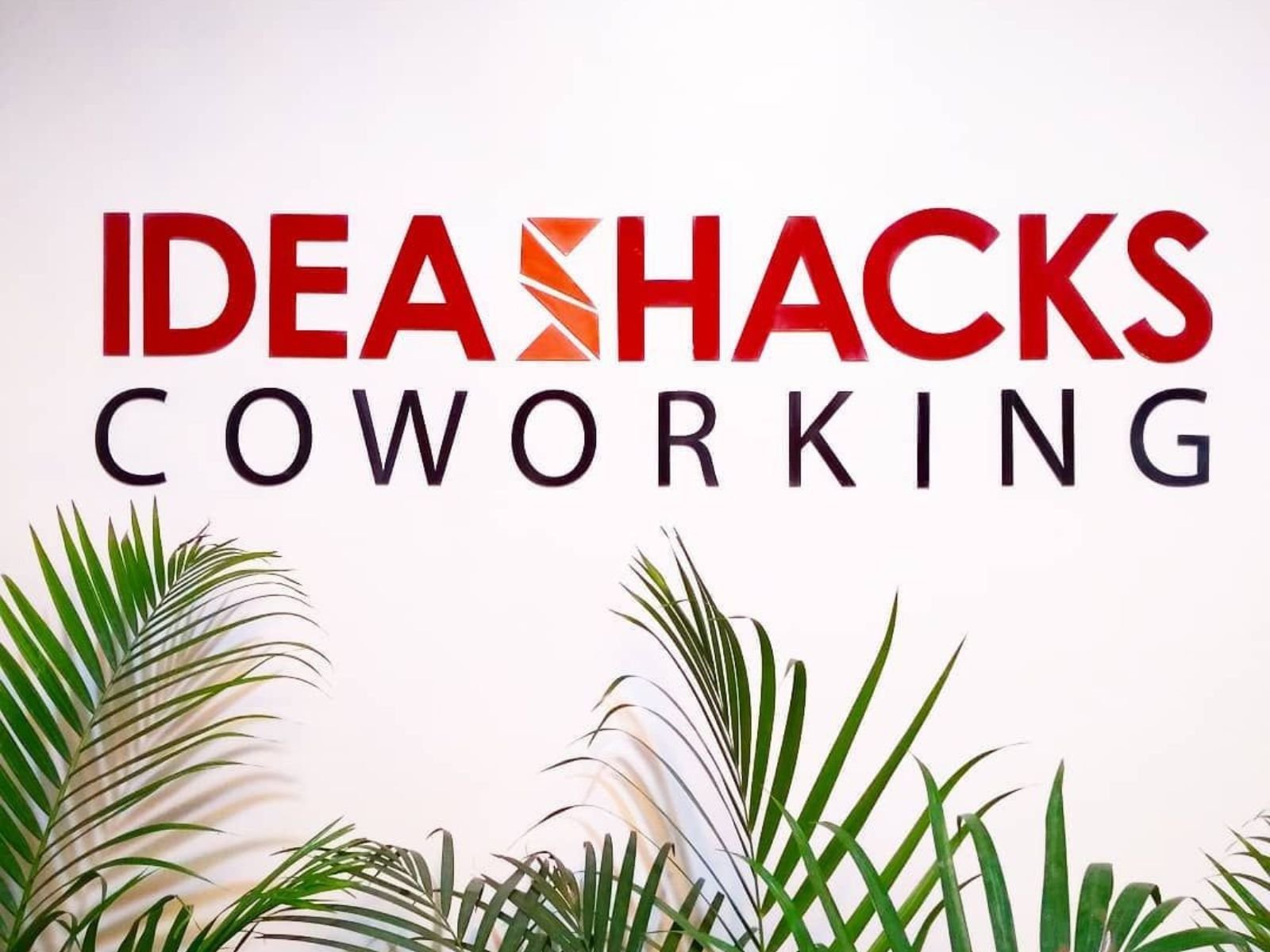 Coworking Space in Faridabad – The Unit by IDEASHACKS thumbnail