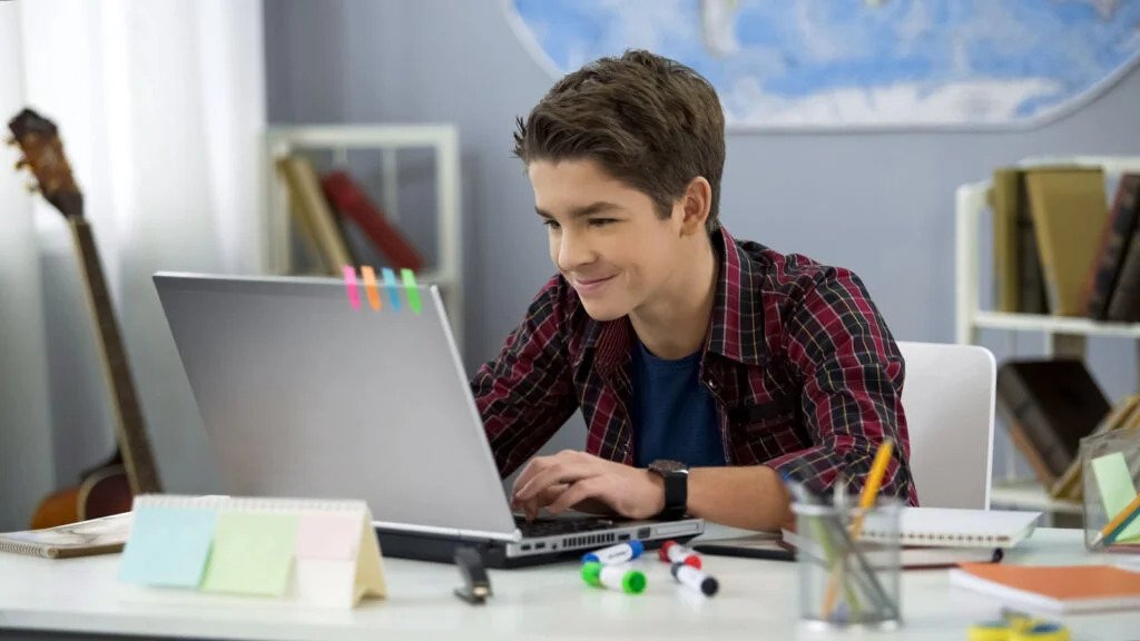 Expert Online A Level Maths Tutor for Students