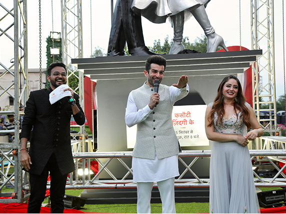 Award Ceremony Anchor